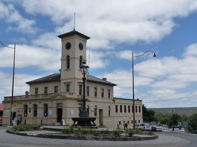 Daylesford_roundabout.JPG