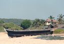 Boat_on_the_beach.JPG